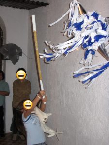 mexico_breaking_pinata